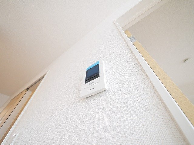 ドルチェのセキュリティ|モニター付きインターホンで、防犯面は安心ですね