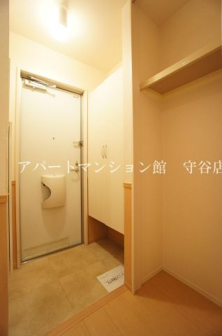 レセンテ紫峰ヶ丘Ｅの玄関