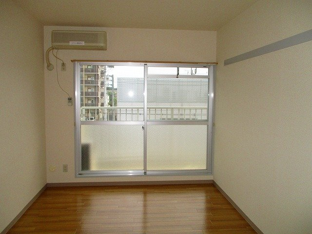 サンボナールの洋室