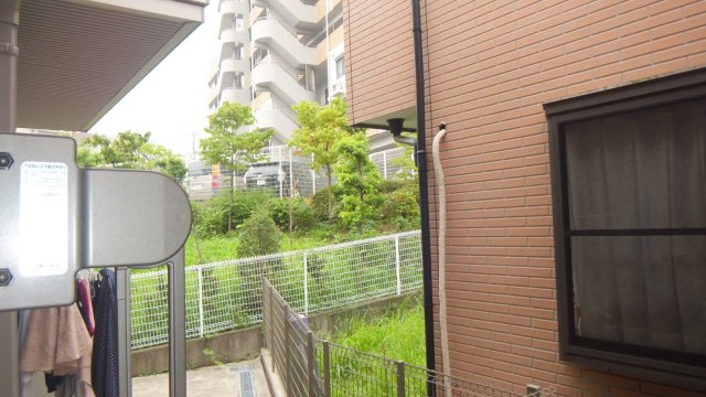 グレイスヴィラ東中山の展望|周辺は緑が多いです。