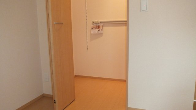 グレイスヴィラ東中山の収納|クローゼット大きいです。