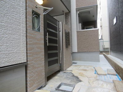 【エントランス】 | フジパレス河内花園Ⅴ番館（河内花園賃貸） | 落ち着いたエントランスです