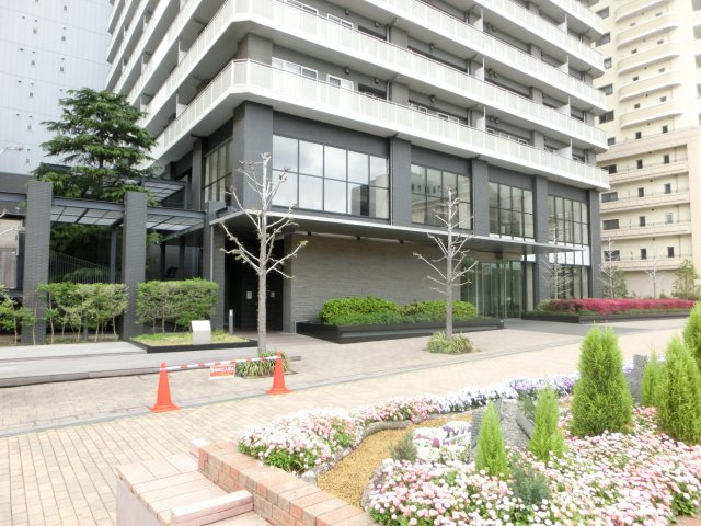 ルネッサなんばタワーの周辺