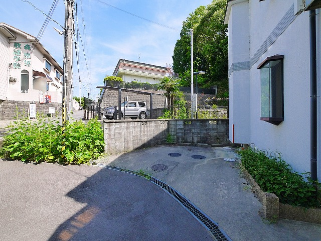 ハイツ本町の駐車場