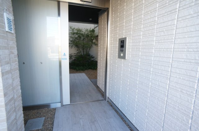 Sha-Maison DIVANA　シャーメゾンディヴァナのエントランス