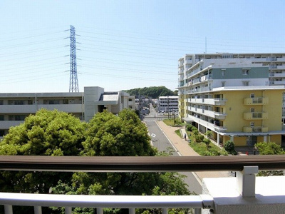 【展望】 | メゾン南日吉 | バルコニーからの眺望です♪周りに視界を遮る建物がないので景色がよく見渡せます！