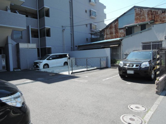 【駐車場】