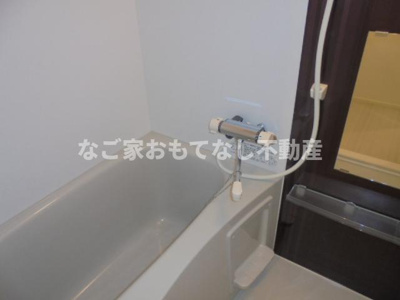 【浴室】 | グローブアマランス庄内通（Ｇｌｏｂｅａｍａｒａｎｔｈ庄内通） | 同タイプ写真