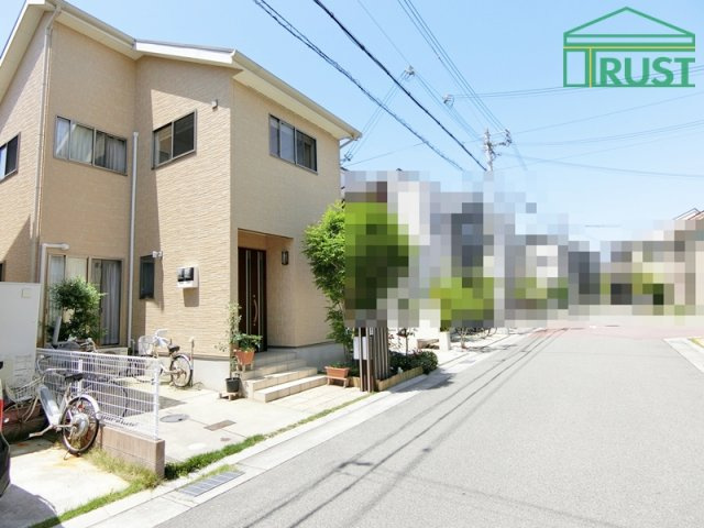 明石市船上町　中古戸建の前面道路含む現地写真