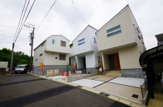 【前面道路含む現地写真】 | 1号棟　前面道路含む現地（2018年5月）撮影