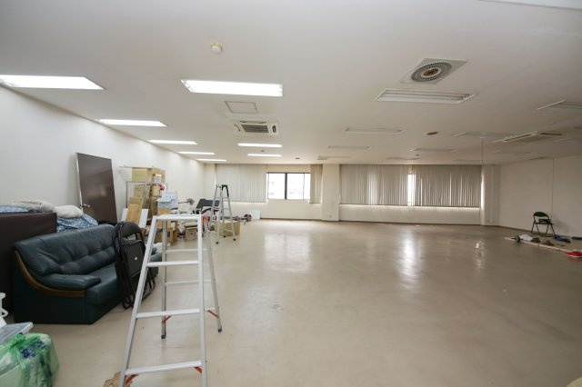 協和ビルのロビー