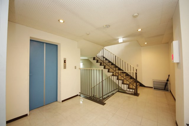 協和ビルのロビー