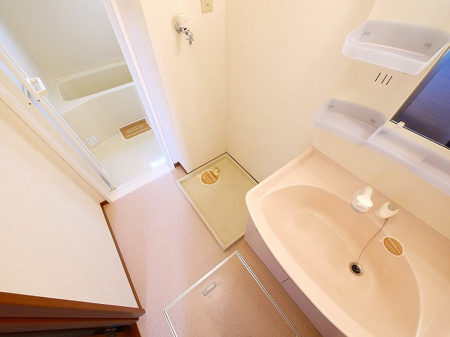 エミネンス　Ｂ棟の洗面所|ゆったりとスペースのある洗面所