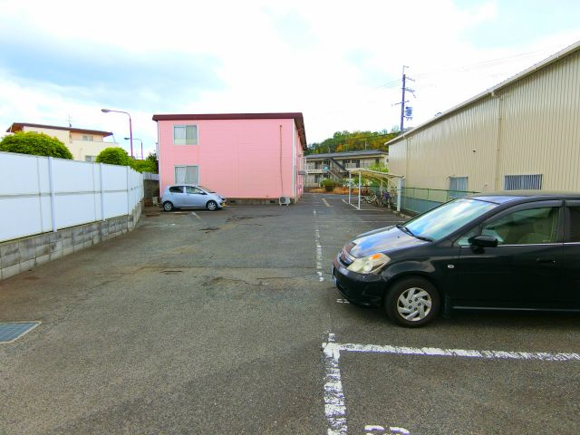 ピュアハイムIの駐車場