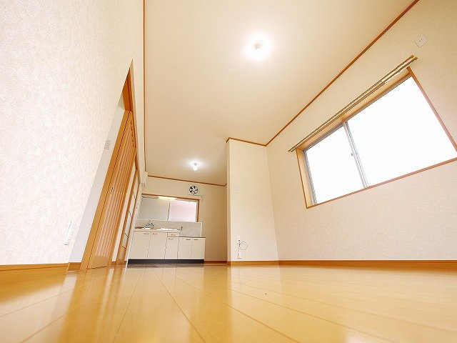 山谷住宅Ⅱの居間・リビング|おしゃれな居間です