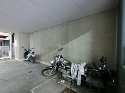 【その他共用部分】 | プラハ新横浜 | バイク置場
