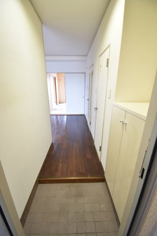 コンフォート北花田の玄関