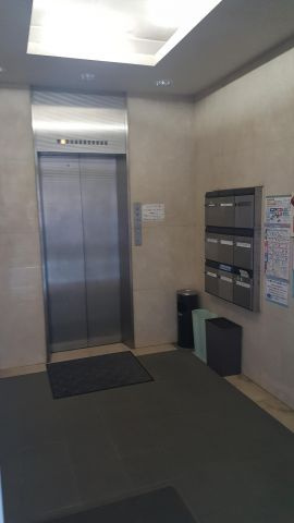 桐生ビルのエントランス