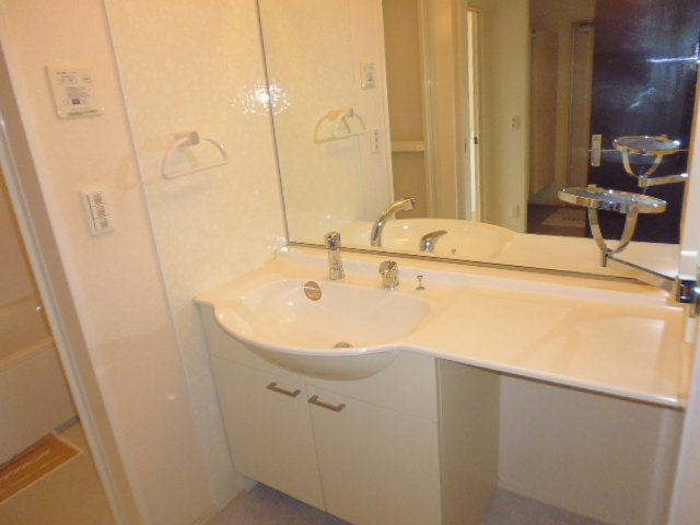 ファーデン・ハウスの独立洗面台