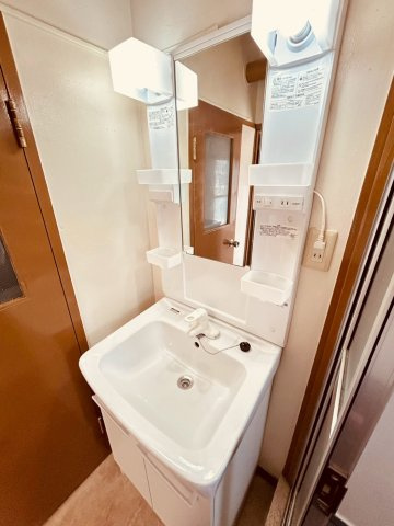 名谷農住団地Ｄ棟の洗面所