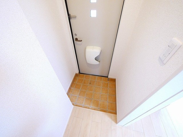 サンモール長柄の玄関|収納もある玄関です