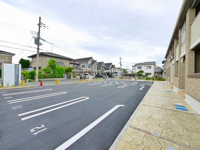 サンモール長柄の駐車場|駐車場があります