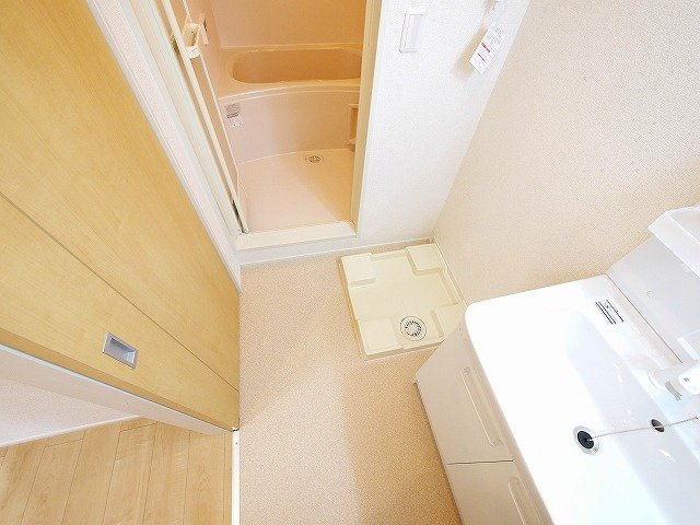 サンモール長柄の洗面所|忙しい朝には欠かせない洗面所です