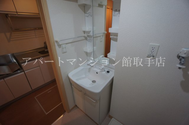 コモドアデッソの独立洗面台