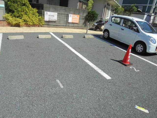 グレイスヴィラ東中山の駐車場