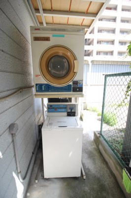【その他共用部分】 | シャルム河堀口 | コインランドリー