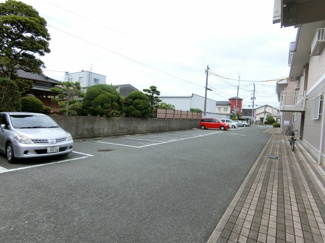 【駐車場】