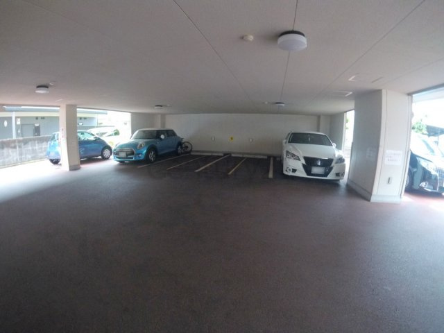 【駐車場】 | レインボー甲東