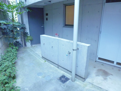 【その他共用部分】 | バウムハウス | ペット用の足洗い場があります◎お散歩のあとも足をキレイにして家に入れますね◎