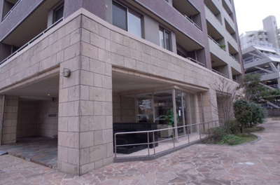 【外観】 | アクロス天神センタープラザ | 外観もきれいです