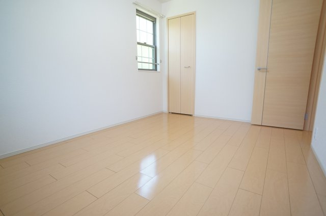 マーベラス撰花園の寝室