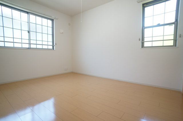 マーベラス撰花園の寝室