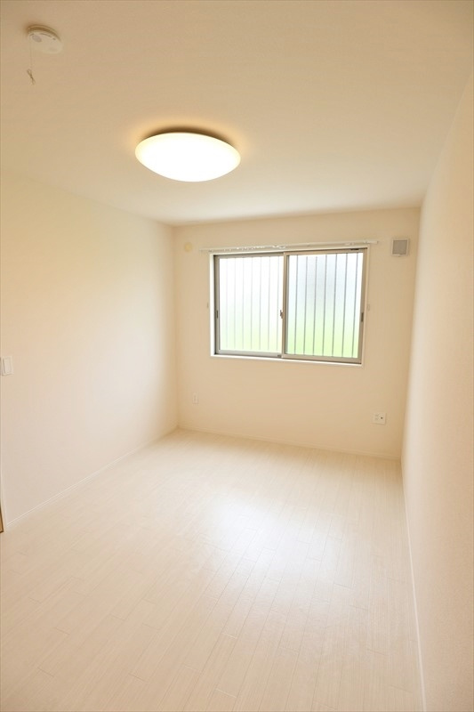 サンライズTOWN寺家の洋室