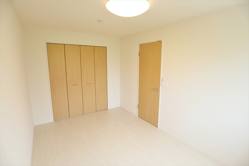 サンライズTOWN寺家の洋室