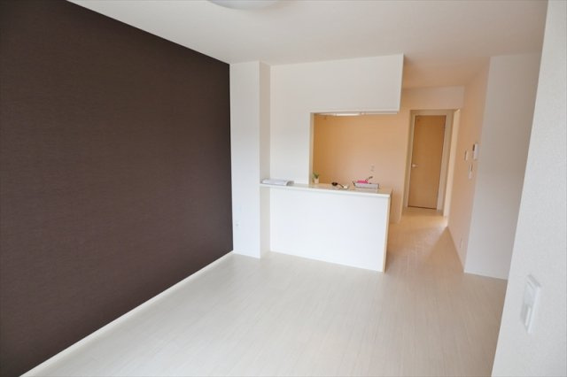 サンライズTOWN寺家の居間・リビング