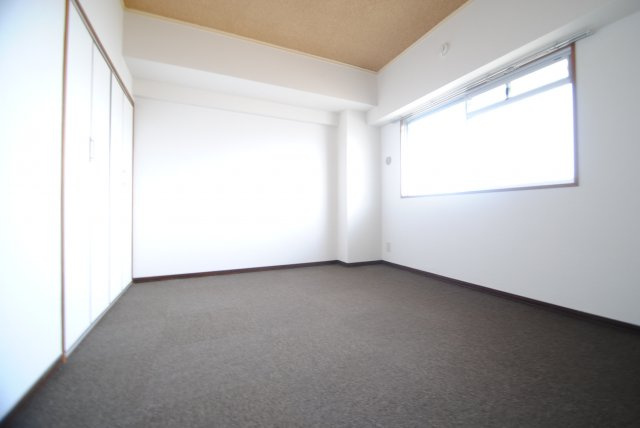 ライトハウスの洋室