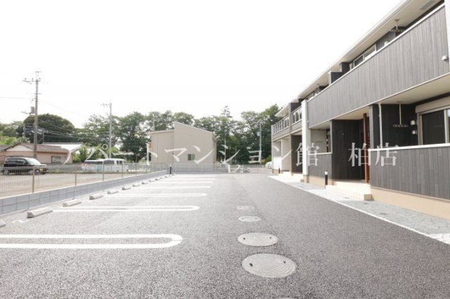 アヴァンセの駐車場