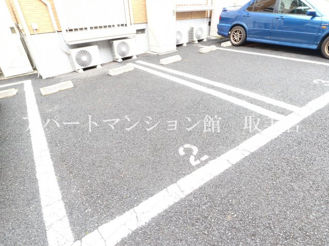 白山ヒルズレジデンスの駐車場
