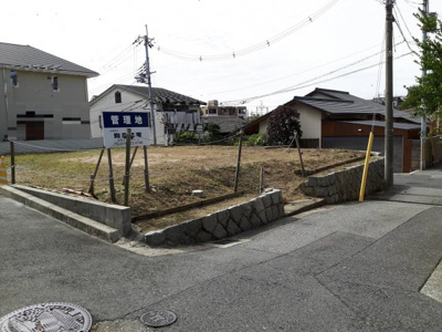 【外観】 | 殿山町1番土地 | 北側道路から見た現地。