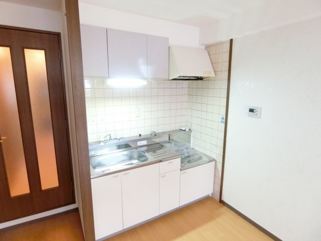 EverGreen泉ヶ丘1号館のキッチン|同物件別部屋写真