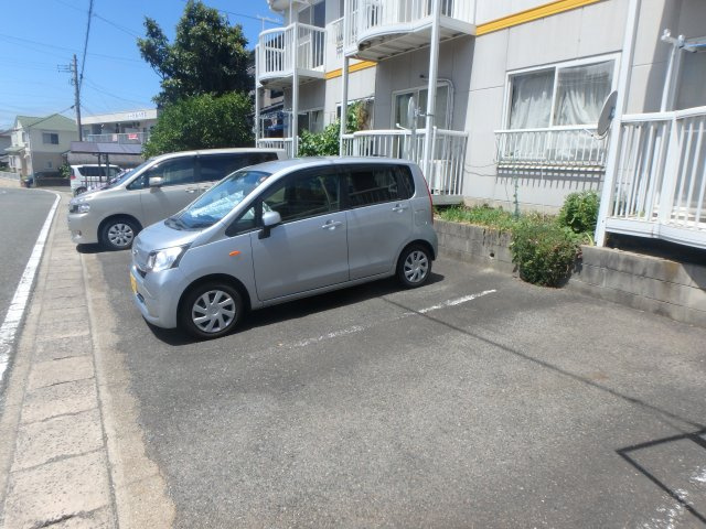 ウエストヒルの駐車場