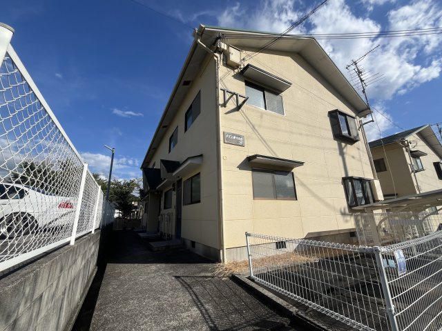 メゾン津々山台の外観