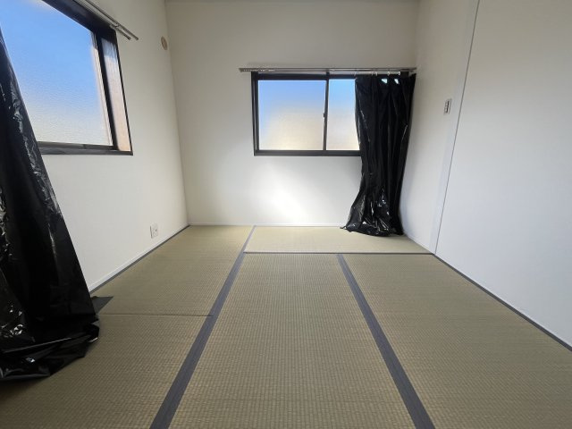 メゾン津々山台の和室