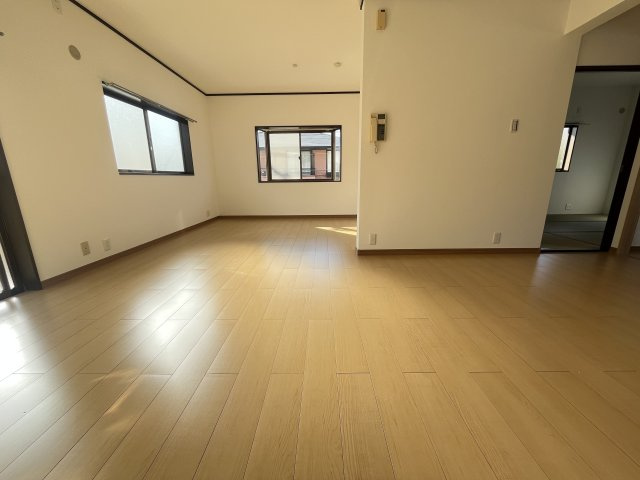 メゾン津々山台の居間・リビング