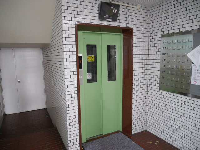 【設備】 | 筑紫センタービル | 筑紫センタービルのエレベーター