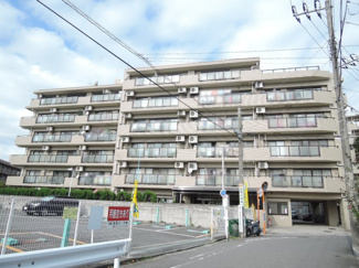 【外観】 | 3階・南向きにつき陽当り良好です♪